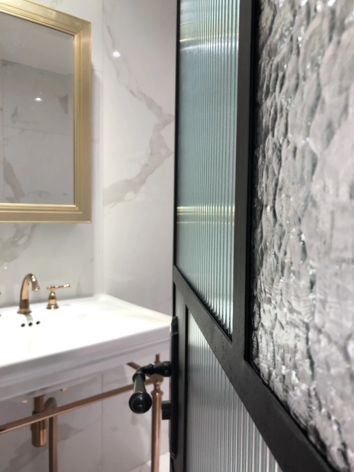 อ่างล้างหน้าแบบติดผนังสามรู สไ - Home Bathroom Design Simple บทวิจารณ์และราคา